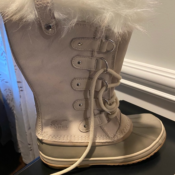 Brand new with tags Sorel snow boots - Picture 2 of 6